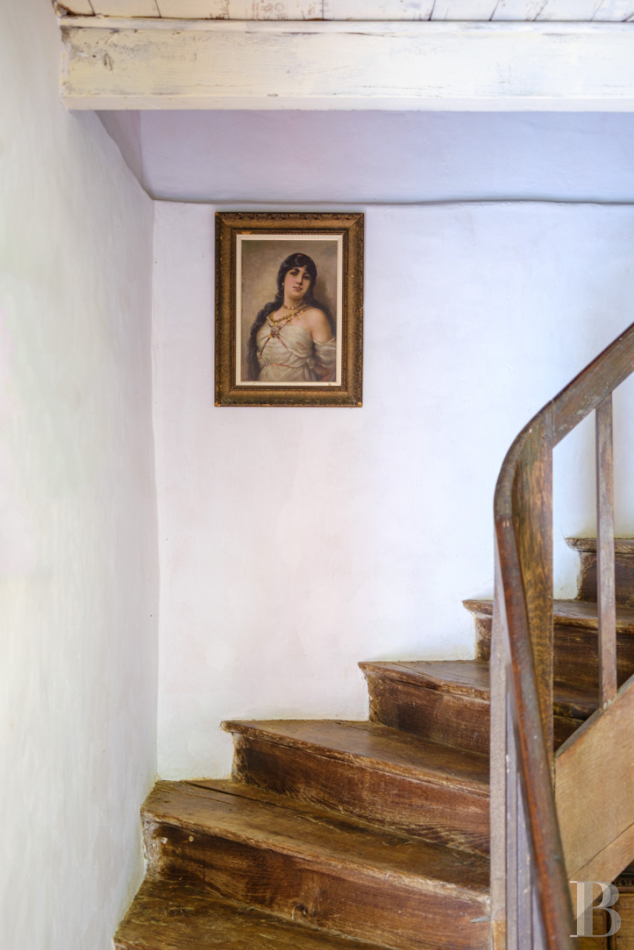 Dans le Gers, à l’ouest de Lectoure, un ancien domaine de production d’armagnac transformé et décoré avec soin - photo  n°45